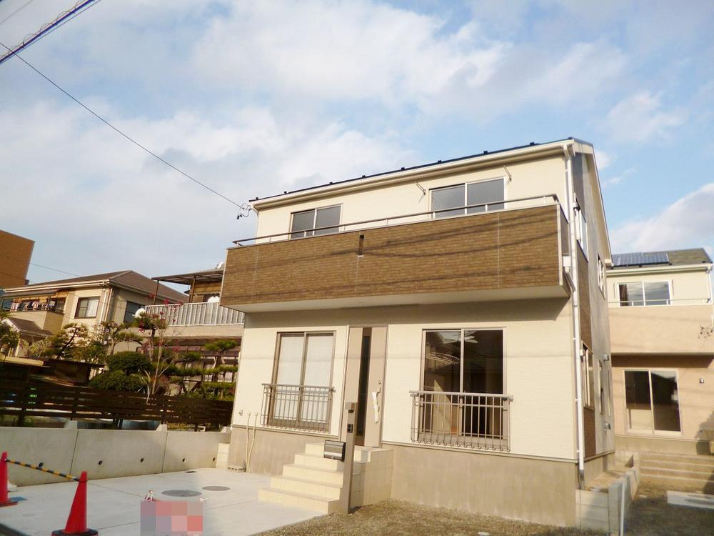 Local appearance photo. Local (12 May 2013) Shooting