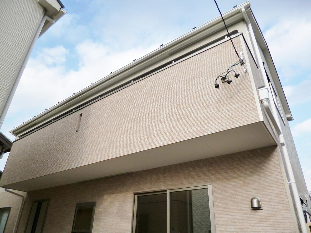 Local appearance photo. Local (12 May 2013) Shooting