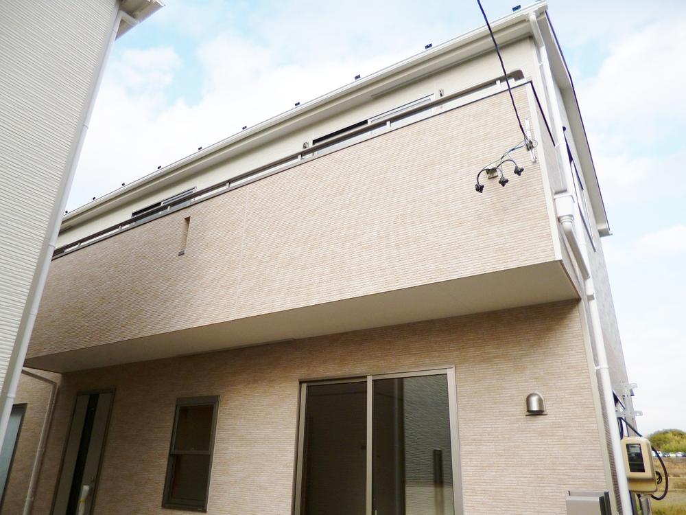 Local appearance photo. Local (12 May 2013) Shooting