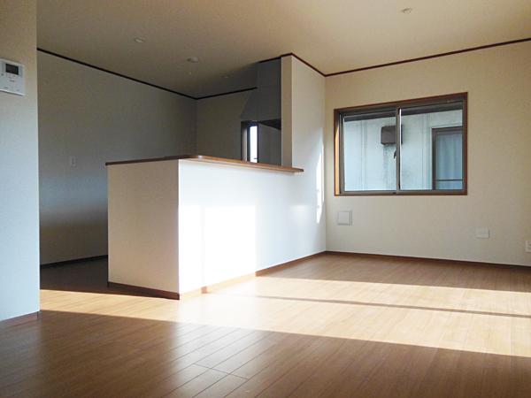 Living. Local Building 2 2013 late November shooting