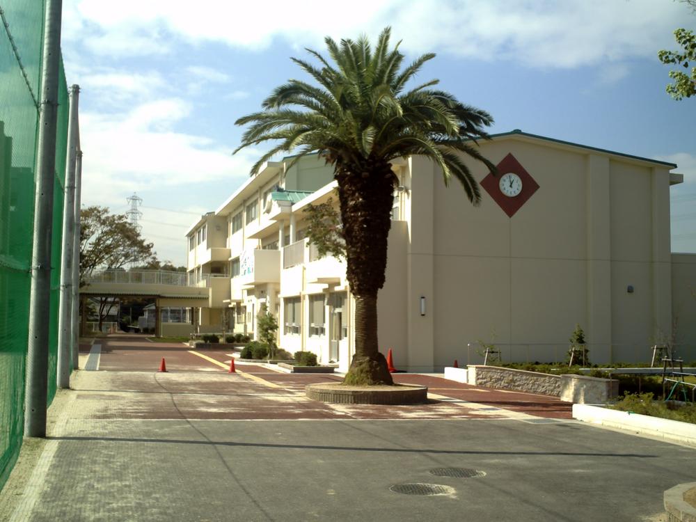 Primary school. Chita City 930m to stand Nitta Elementary School