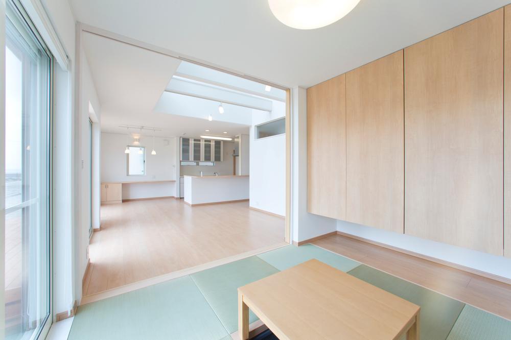 Same specifications photos (Other introspection). Adopt a storage capacity with plenty of hanging closet to 4.5 Pledge Japanese-style rooms with moat kotatsu. You can use it as a sum space of living (2-11, 2-12, 2-14 Building) same specification