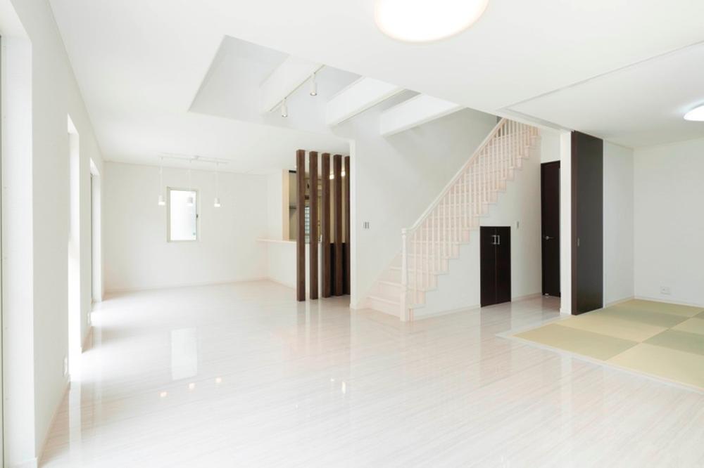 Living. It adopted the flooring of marble, About 24 Pledge of LDK (3-12)