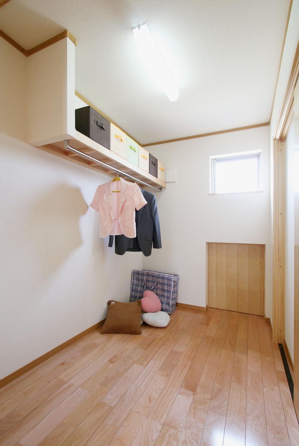 Same specifications photos (Other introspection). Same specifications