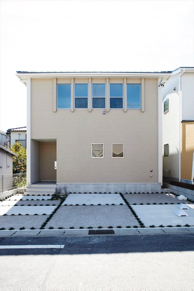 Local appearance photo. LDK to B Togaikan photo 1F ・ Japanese-style room ・ Water around, 2F4 rooms full 5LDK plan of! The entrance of the front wall and siding wall, It has directed the space remaining in the impression. "Japanese-style" in the calm space is also useful in the room at the time of visitor. 