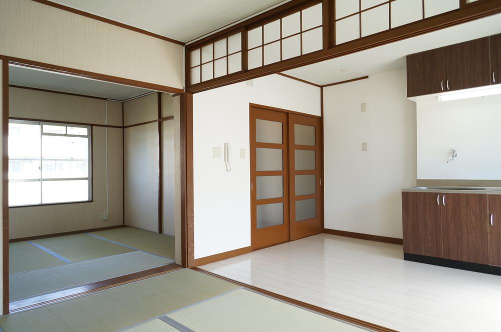 Non-living room.  ■ Of 2 between the continued Japanese-style room