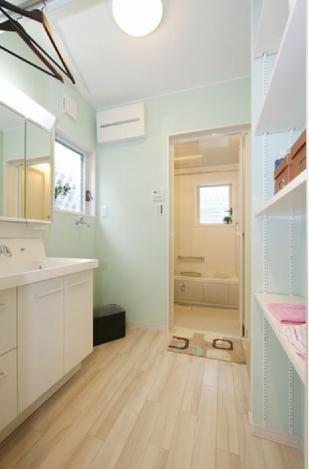 Building plan example (introspection photo).  ■ Washroom