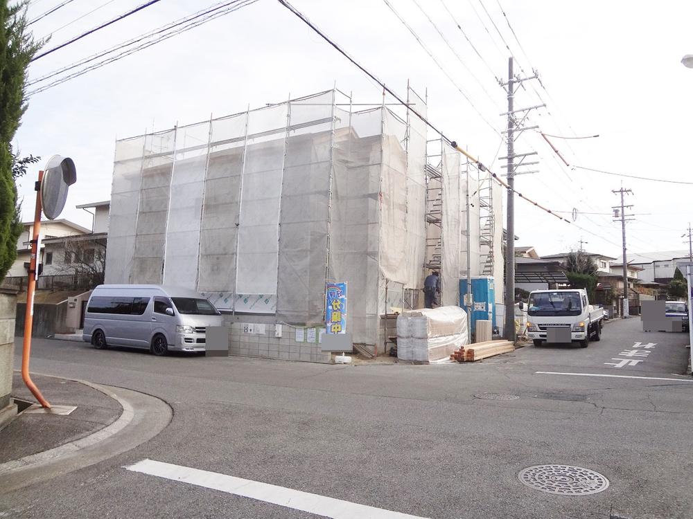 Local photos, including front road. Local (12 May 2013) Shooting