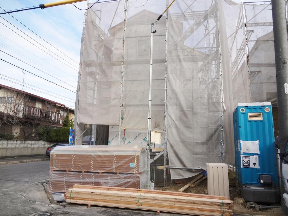 Local appearance photo. Local (12 May 2013) Shooting