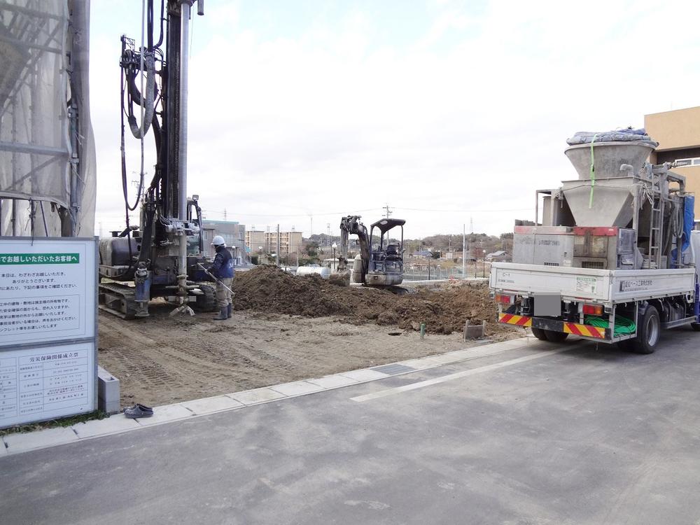 Local photos, including front road. Local (12 May 2013) Shooting