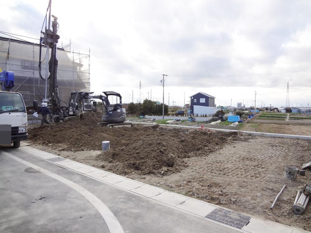 Local photos, including front road. Local (12 May 2013) Shooting