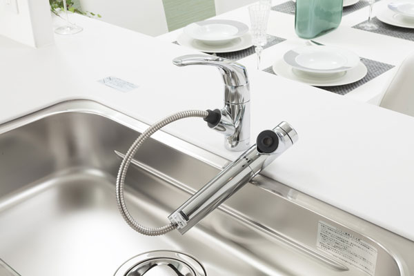 Kitchen.  [Water purification function shower faucet] Make switching between the shower and water purification is at the touch of a button, Mixing faucet of water purifier integrated has been adopted. The head portion is washed off every corner of the since the pull-out sink (same specifications)