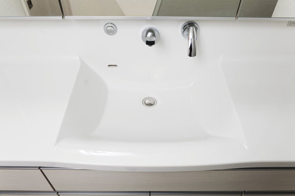 Bathing-wash room.  [Top plate integral Square bowl] Adopt a stylish ceiling plate integral Square bowl. Cleaning without seams is also easy to shape (same specifications)