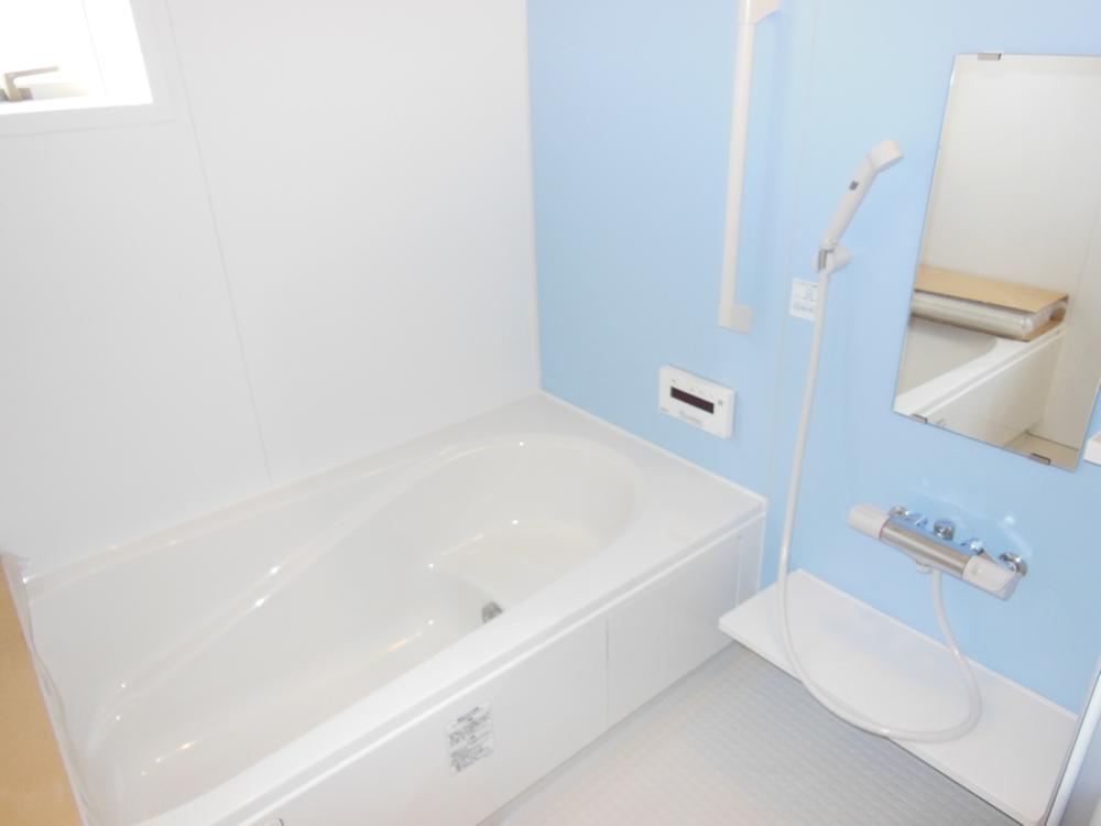 Same specifications photo (bathroom)
