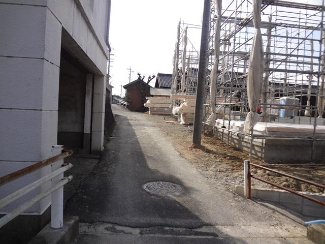 Local photos, including front road. Local (12 May 2013) Shooting