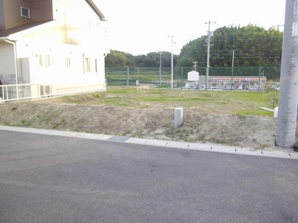 Local photos, including front road. Local (September 2013) Shooting