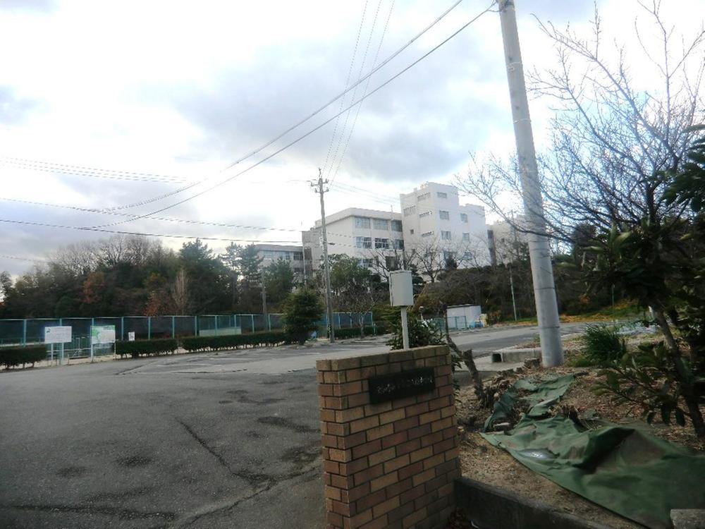 Junior high school. Chita City 350m to stand Hachiman Junior High School