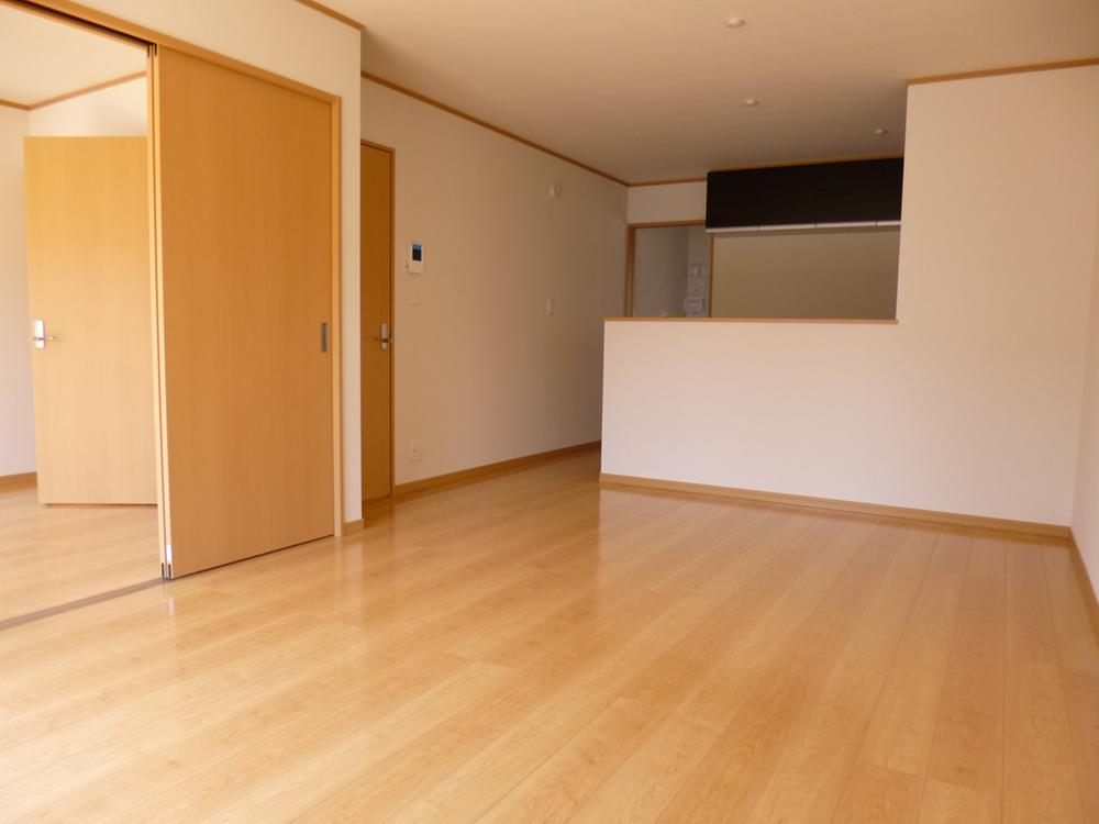 Same specifications photos (living). Same specifications construction cases