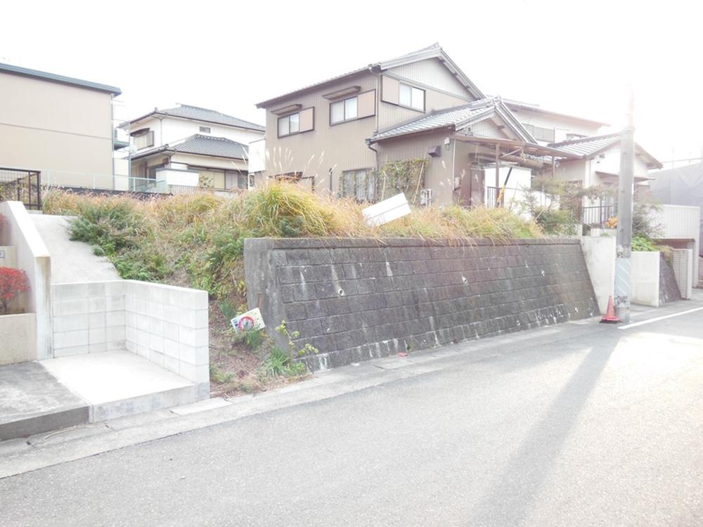 Local photos, including front road. Local (12 May 2013) Shooting