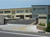 Primary school. Chita 112m up to municipal Okada Elementary School