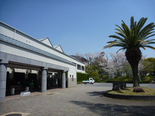 Hospital. Obu 480m to the hospital