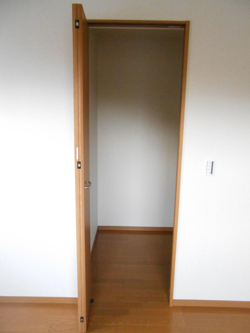 Receipt. Walk-in closet