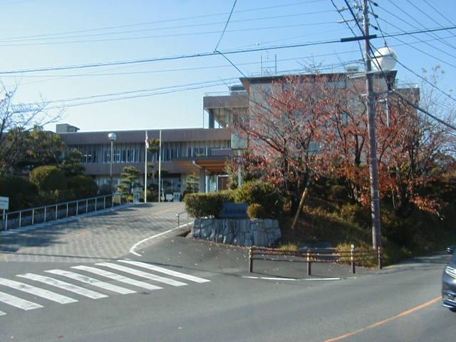 Government office. Higashiura office (about 1.9km)
