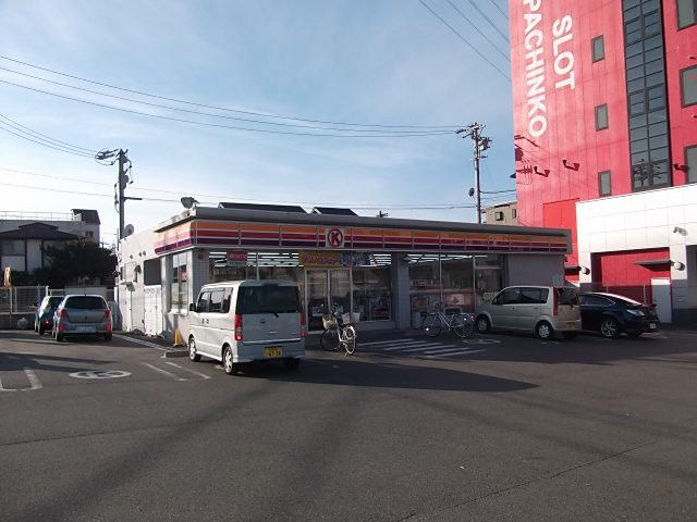 Convenience store. Circle K Higashiura Ishihama store up (convenience store) 906m