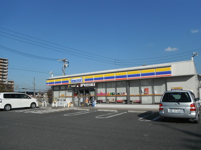 Convenience store. MINISTOP Taketoyo Nashinoki store up (convenience store) 315m