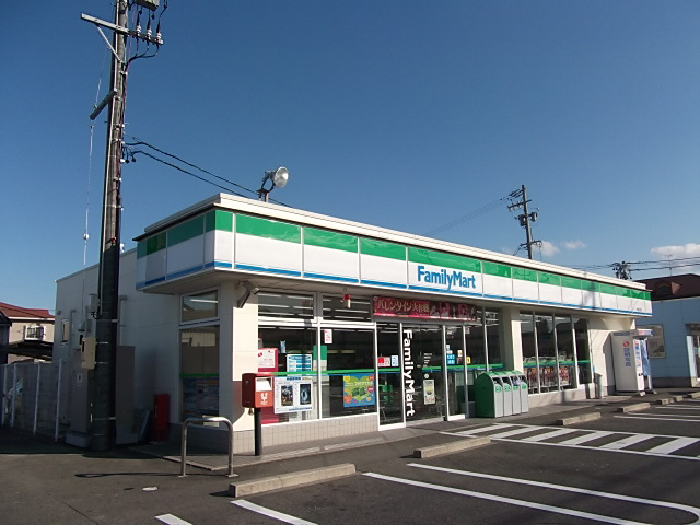 Convenience store. FamilyMart Higashiura Ishihama store up (convenience store) 627m