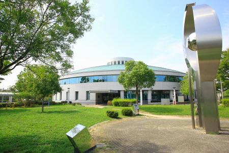 library. Higashiura 1266m to the town Central Library