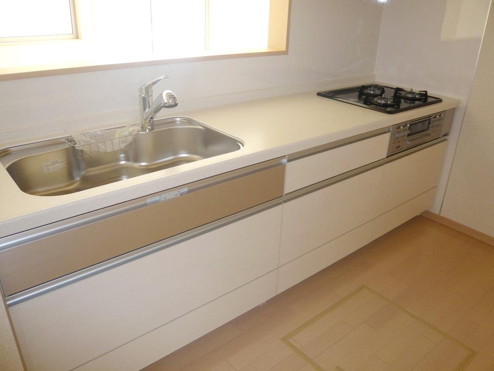 Same specifications photo (kitchen). (1, 2) the same specification