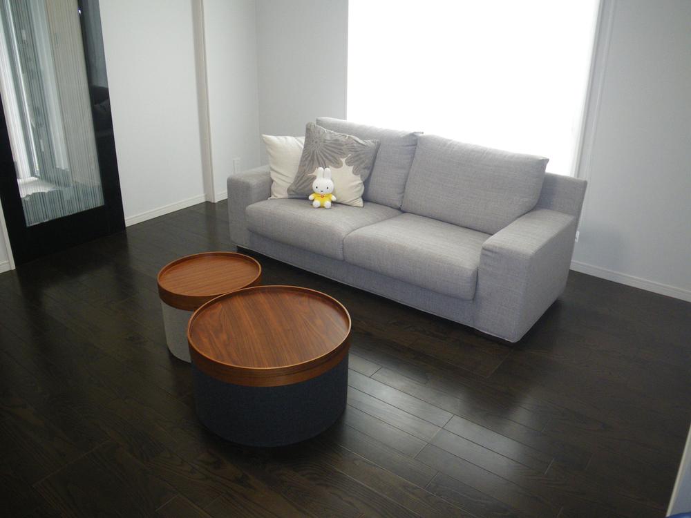 Same specifications photos (Other introspection). ■ 11-10 No. land Living around Day of each other grip with a large number of visitors, The day the family relax in everyday wear, Why not enjoy a free how to live according to the scene?