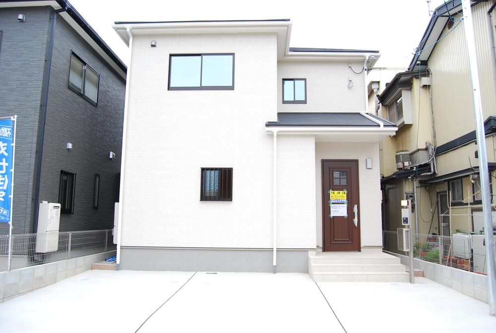 Local appearance photo. Local (August 2013) Shooting