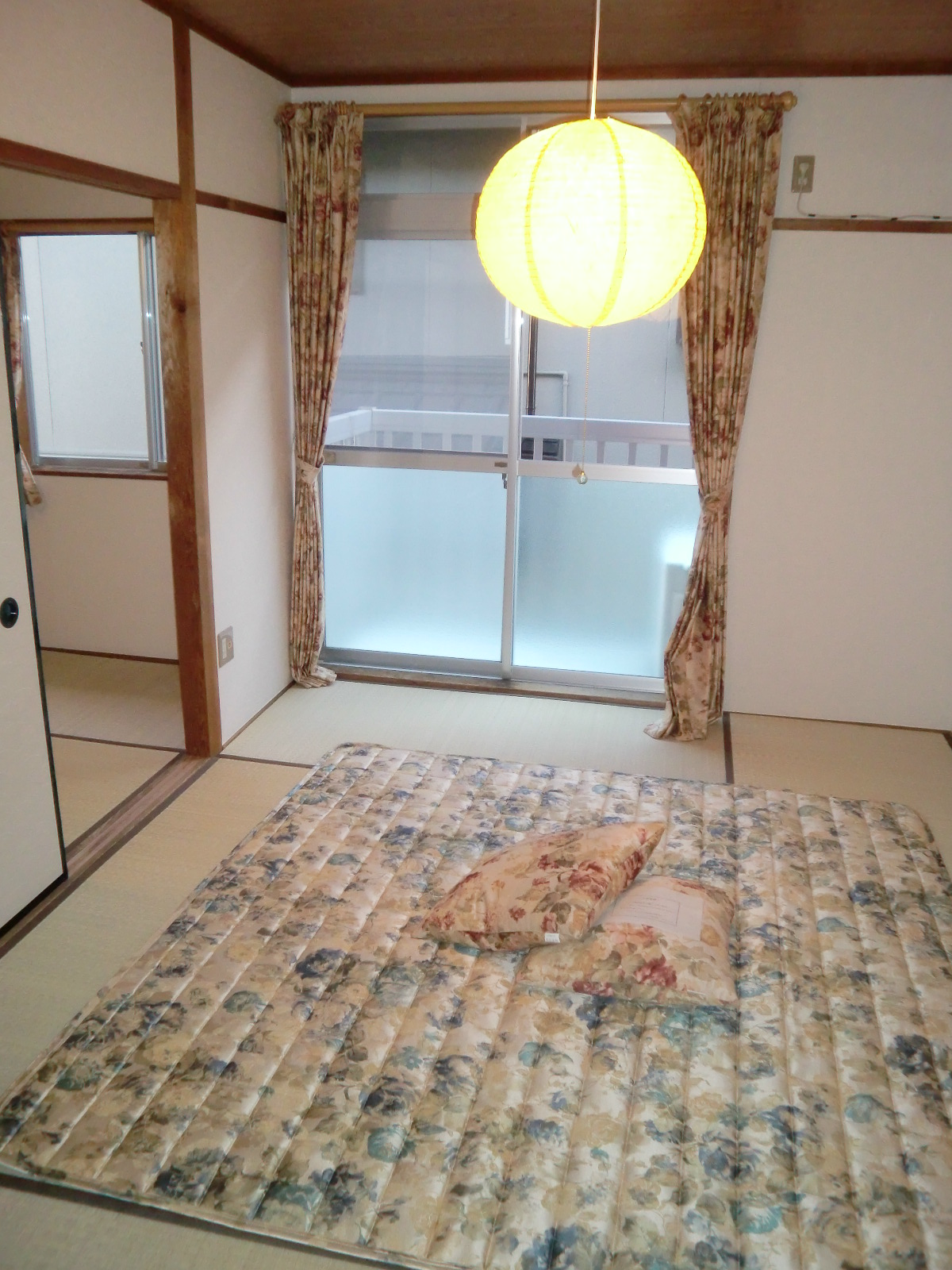 Living and room. Japanese-style room 6 tatami