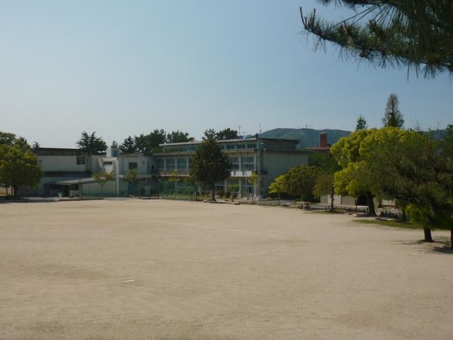 Primary school. Gamagori Municipal Mitani 516m to East Elementary School