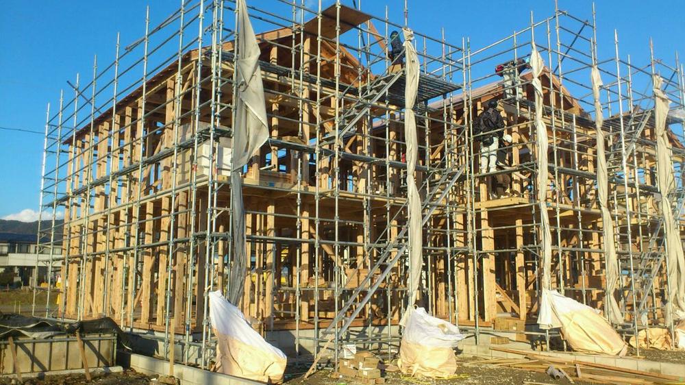 Local appearance photo. Local (12 May 2013) Shooting