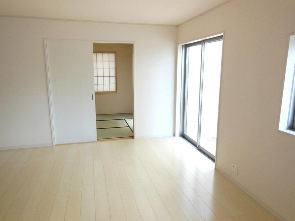 Living. Building 2 Living