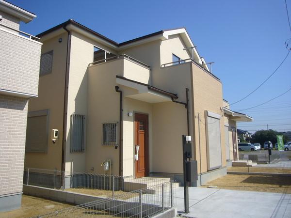 Local appearance photo. Local (12 May 2013) Shooting