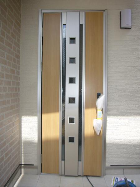 Entrance. Local (12 May 2013) Shooting