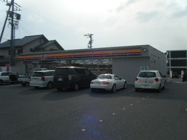 Convenience store. 740m to Circle K Yanabenaka the town store (convenience store)