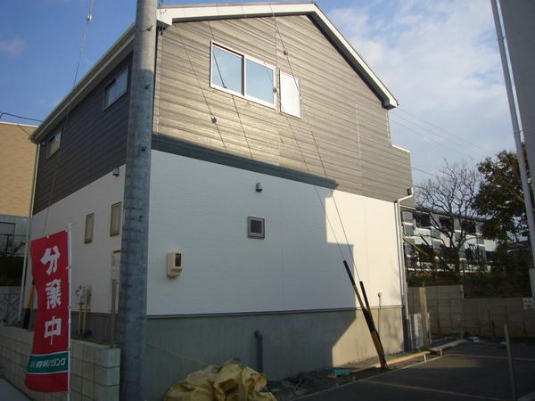 Local appearance photo. Local (12 May 2013) Shooting