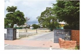 Junior high school. Kamezaki a 1-minute walk from the up to 70m Kamezaki junior high. School children is also safe! 