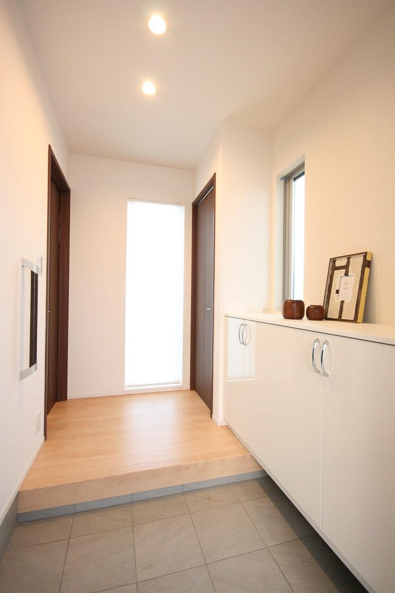 Entrance. Building D model house: entrance