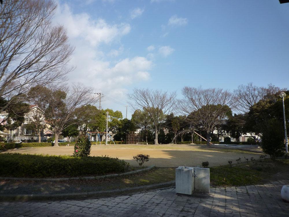 park. 80m until Aoyama Shingu park