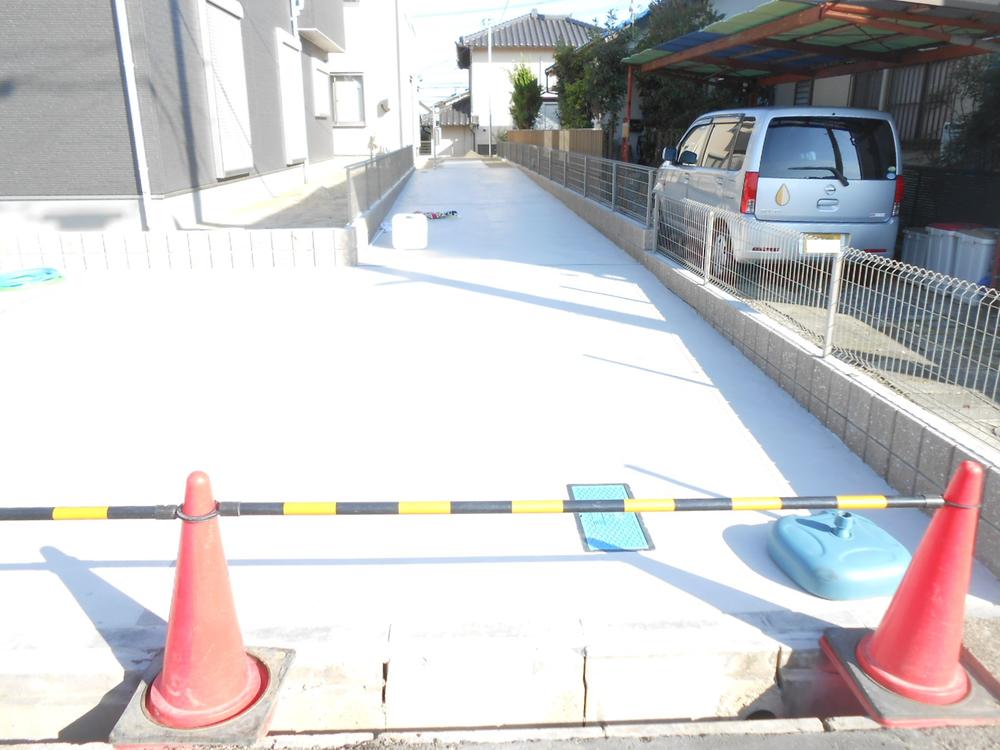 Parking lot. Parallel parking two possible