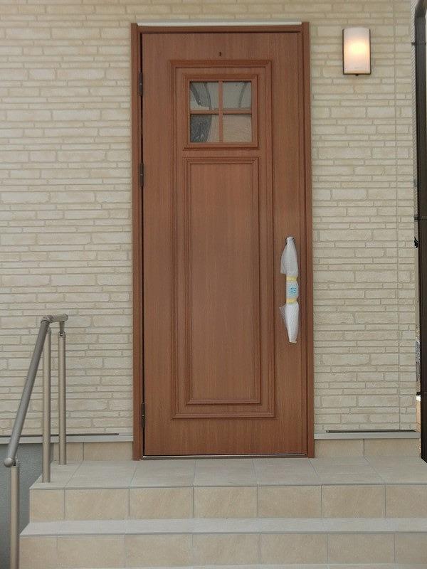 Entrance. Local (August 2013) Shooting