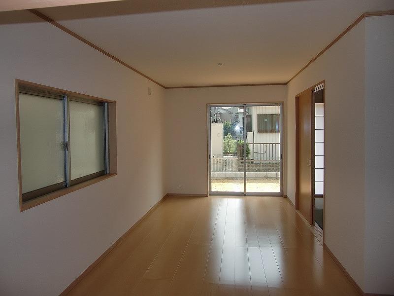 Living. Local (August 2013) Shooting