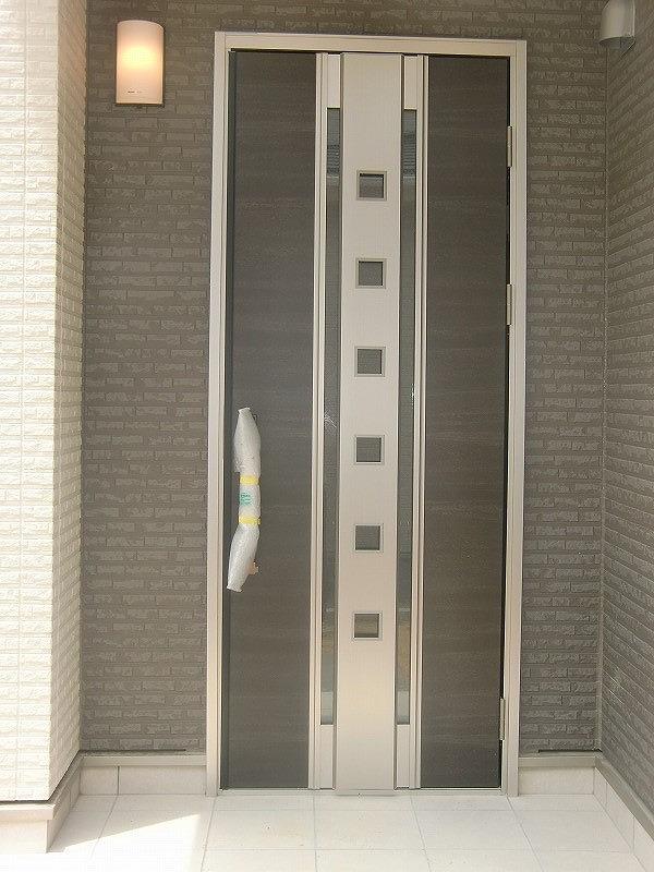 Entrance. Local (July 2013) Shooting