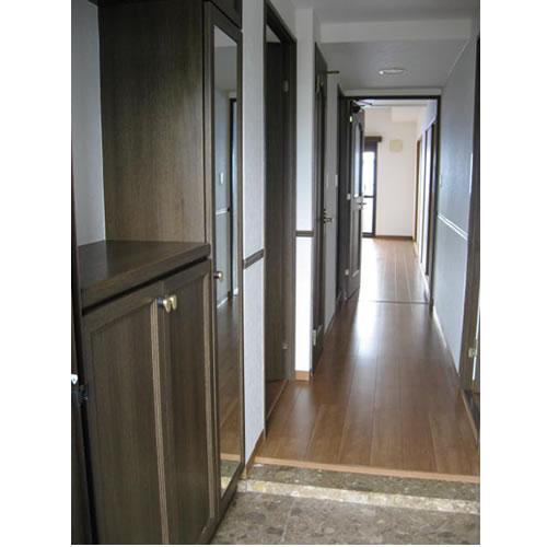 Entrance. Local (July 2013) Shooting